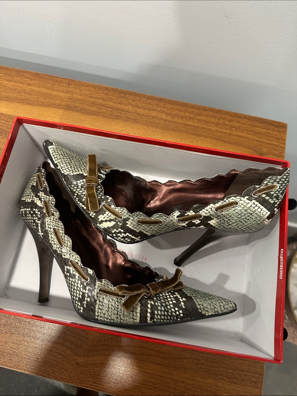 Snake-Pattern Pointed Toe High Heels with Velvet Bow - Women's
